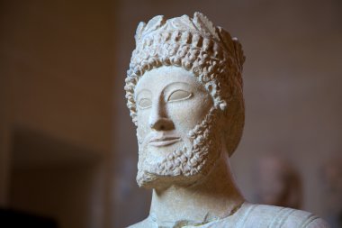 Paris'teki louvre Müzesi'nde Mezopotamya heykel.