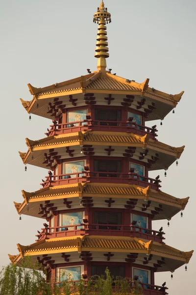 Traditionella kinesiska tempel i gamla stan qibao, shanghai — Stockfoto