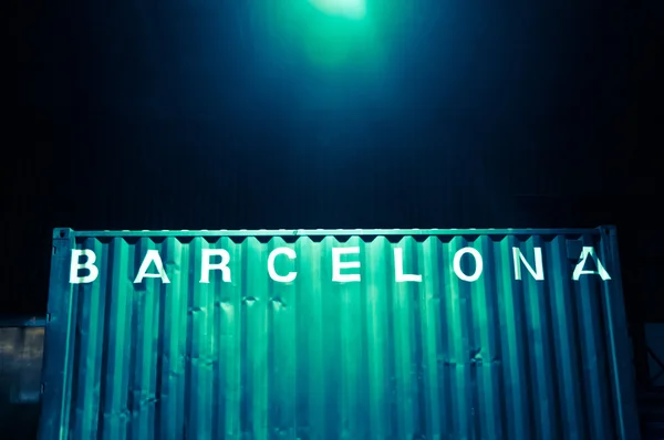 Lettering Barcellona su un contenitore di notte — Foto Stock