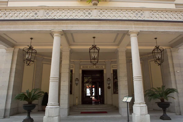 Porta d'ingresso del Grand hotel Majestic sul Lago Maggiore i — Foto Stock