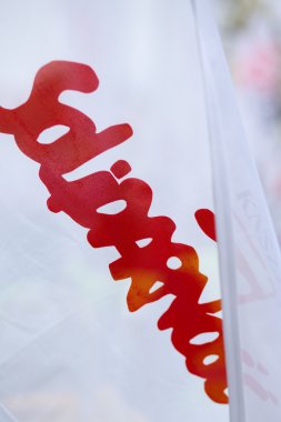 Varşova, Polonya bir gösteri sırasında solidarnosc bayrağı