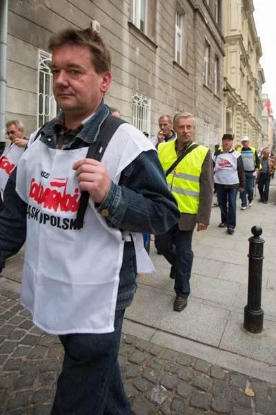 Związkowców podczas demonstracji w Warszawie - Polska — Zdjęcie stockowe