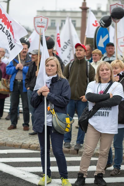 Sindicalistas durante una manifestación en Varsovia - Polonia — Foto de Stock