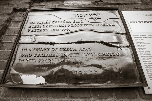 Jewish cemetery in Lodz, Poland — Stock Photo, Image