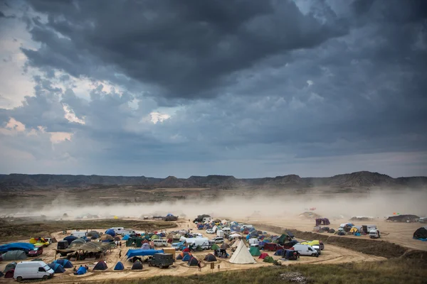 Acampamento durante o festival musical Nowhere 2013, Espanha — Fotografia de Stock