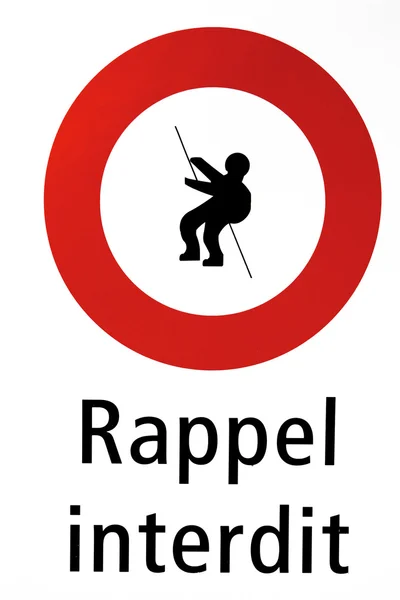 Znak mówi alpinizm zabronione w tej dziedzinie — Zdjęcie stockowe