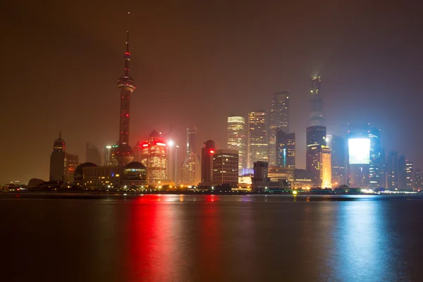 Gratte-ciel modernes en Shanghai — Photo