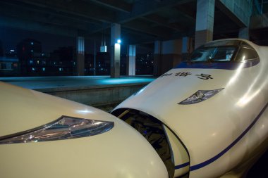 hangzhou tren istasyonunda kurşun tren