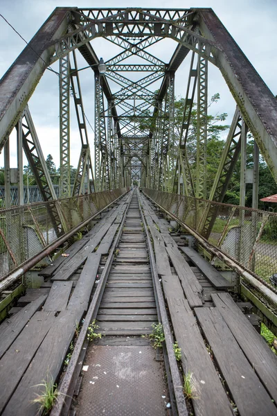 Gamla vintage bron vid sixaola — Stockfoto