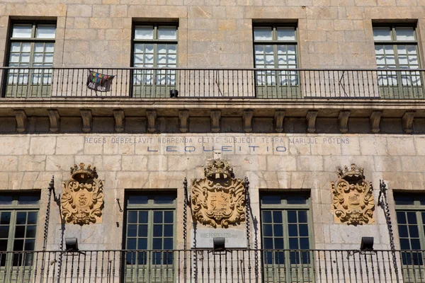 Detalj av fasaden i lekeitio — Stockfoto