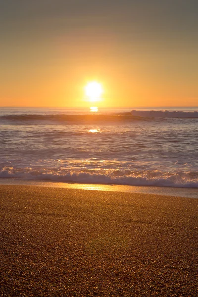 Strand, Meer und Sonnenuntergang in Biarritz — Stockfoto