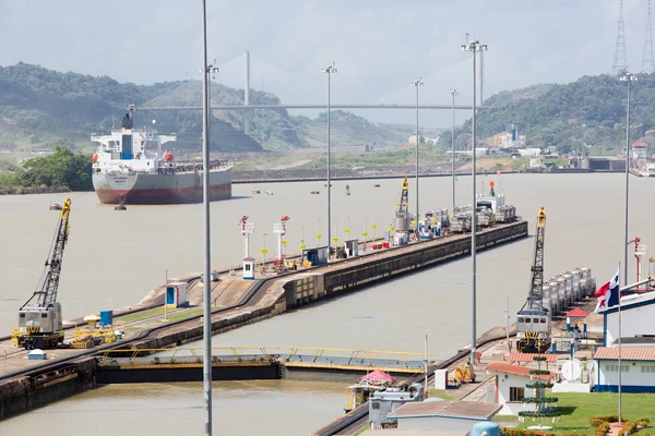 Cancelli e bacino di Miraflores Serrature Canale di Panama — Foto Stock