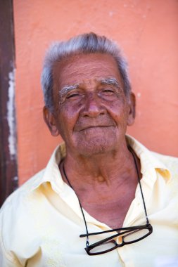 Portret van een oude man in cartagena
