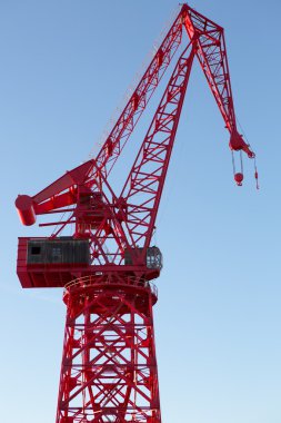 bilbao eski liman içinde kırmızı vinç