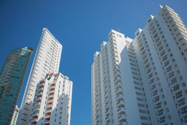 Hoge flatgebouwen in bocagrande, cartagena — Stockfoto