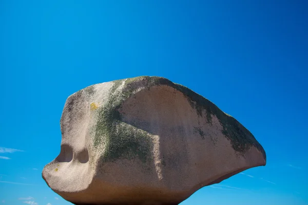 Pembe Pembe granit kıyılarında tregastel kaya. — Stok fotoğraf