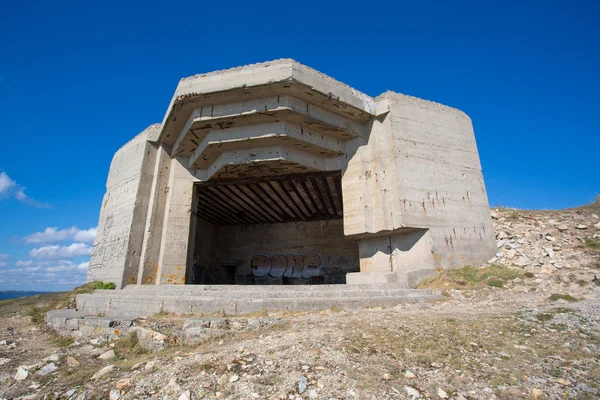 Duitse bunker uit de Tweede Wereldoorlog en de Atlantische Oceaan — Stockfoto