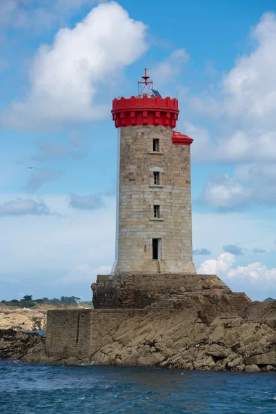 Blå himmel och fyren i la croix — Stockfoto