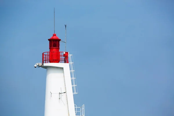 Blauwe hemel en vuurtoren van st malo — Stockfoto