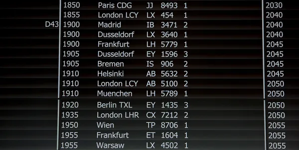 空港で出発ボード — ストック写真