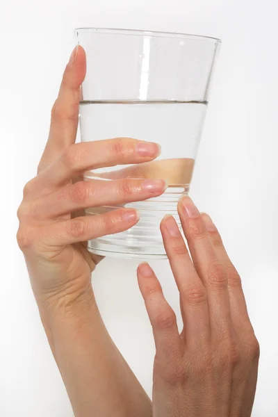 Mujer mano con vaso de agua —  Fotos de Stock