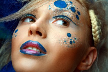 Kadınlar mükemmel sanat ile makyaj