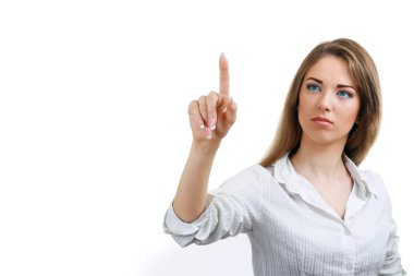 Genç kadın işaret ediyor