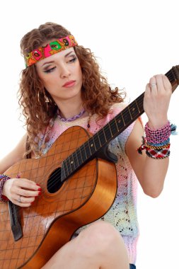 güzel kız gitar çalmak