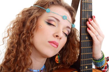 güzel kız holding gitar