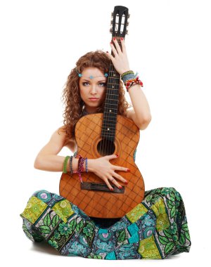 güzel kız holding gitar