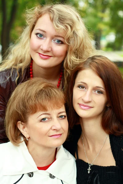 Mother and her daughters — Stock Photo, Image