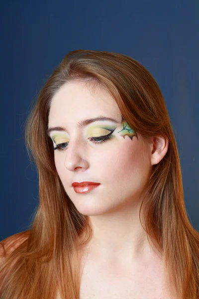 Krásný make-up obličeje umění zblízka — Stock fotografie