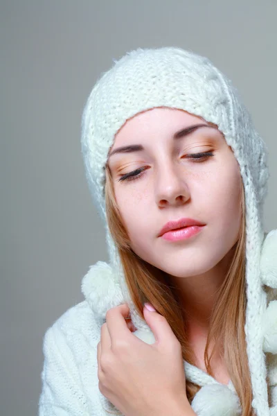 Woman in warm clothing — Stock Photo, Image