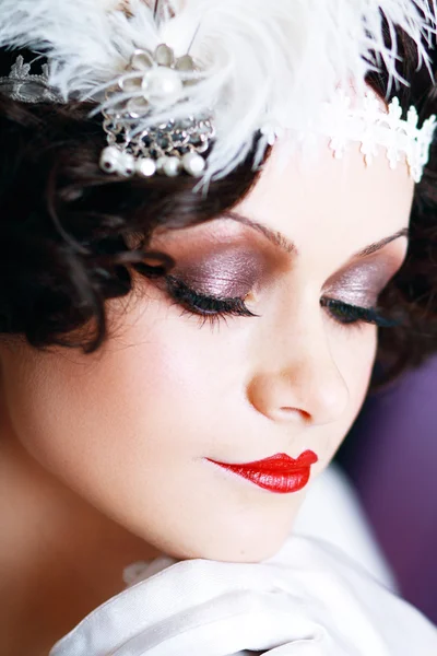 Mulher com maquiagem olho preto — Fotografia de Stock
