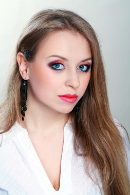 Çekici Genç Kadın