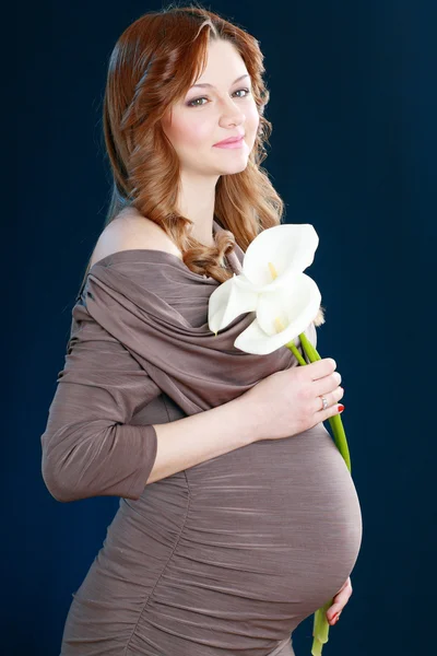 Mujer embarazada hermosa — Foto de Stock