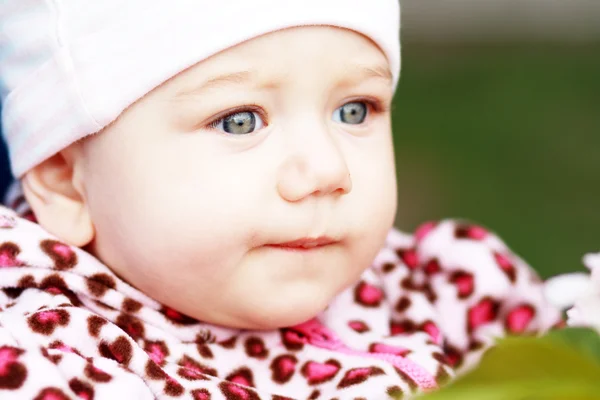 Baby outdoor — Stock Photo, Image