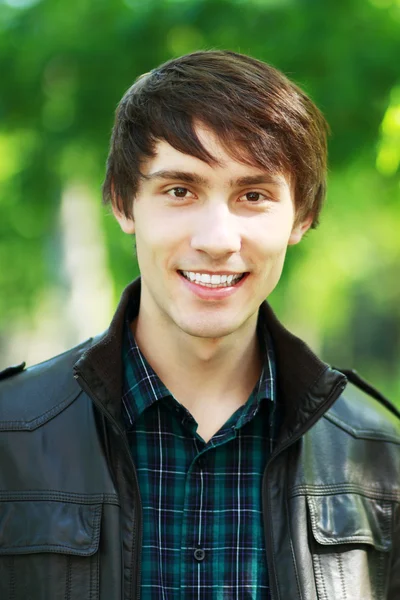 Young man outdoors — Stock Photo, Image