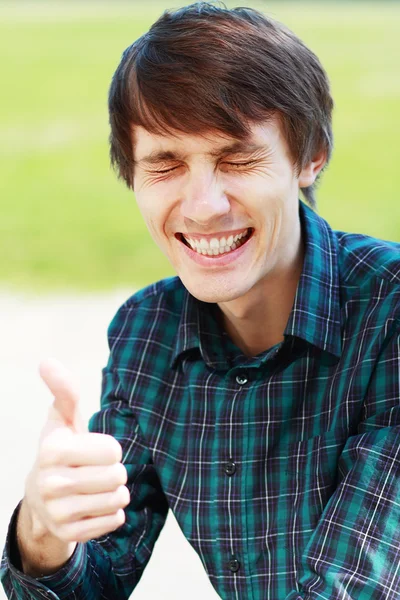 Jonge mannelijke student — Stockfoto