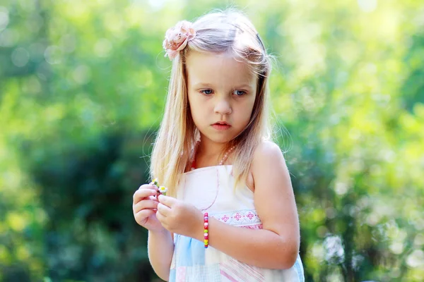 Little girl on the meadow — Stock Photo, Image