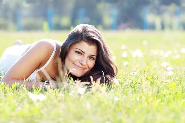 Schöne Frau — Stockfoto