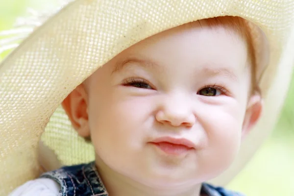 Girl portrait outdoor — Stock Photo, Image