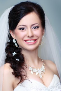 Güzel gelin.