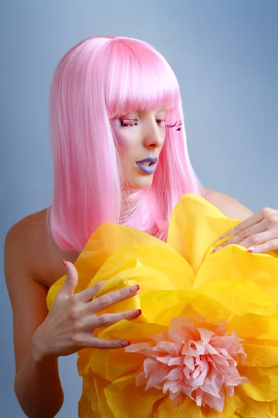 Γυναίκα με ροζ μαλλιά — Φωτογραφία Αρχείου