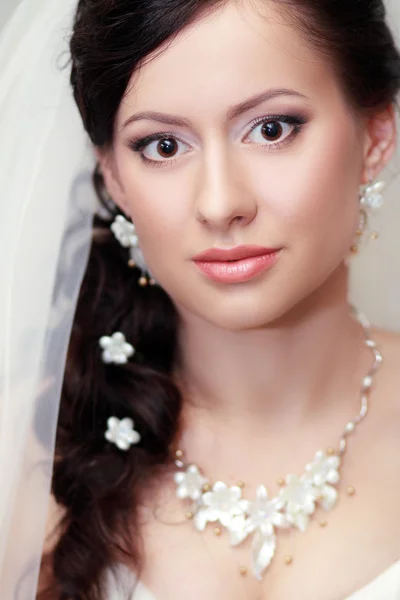 Beautiful bride — Stock Photo, Image