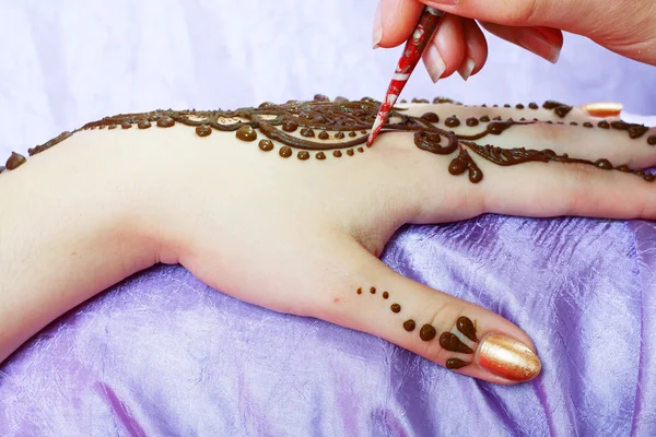 Henna toe te passen — Stockfoto