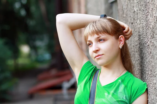 Ragazza adolescente bionda — Foto Stock