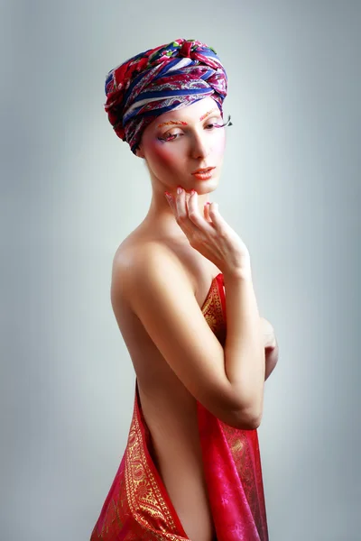 Woman in turban — Stock Photo, Image