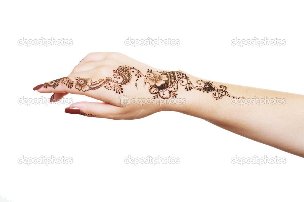 henna applying