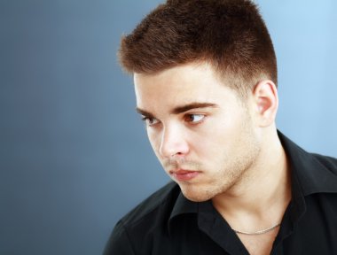 Genç adam.